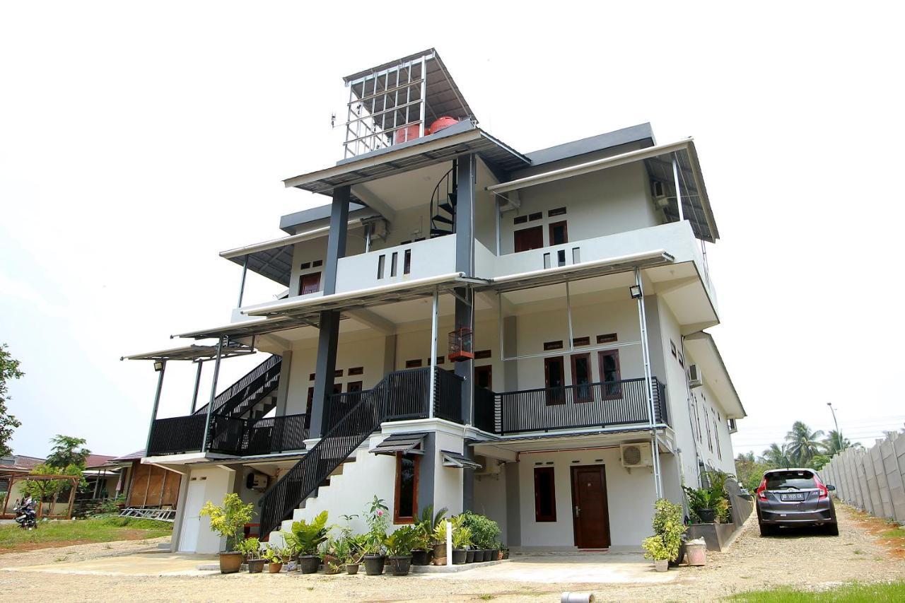 Oyo 739 Guest House Si Kancil Bengkulu Extérieur photo